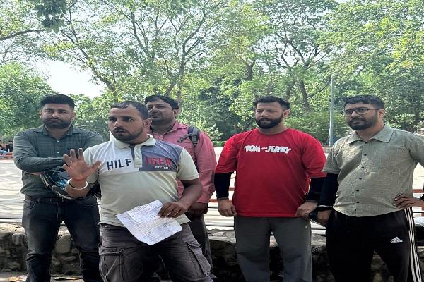 big crisis for cab drivers in chandigarh