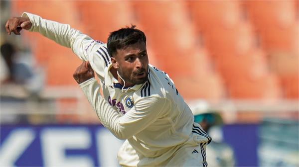 warwickshire defeated hampshire by an innings