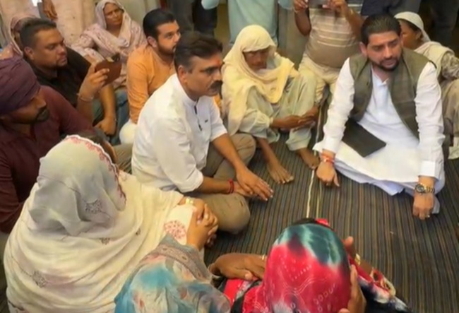 ਗੁਲਜ਼ਾਰ ਸਿੰਘ ਦੇ ਘਰ ਪਹੁੰਚੇ ਕੌਮੀ SC ਕਮਿਸ਼ਨ ਦੇ ਚੇਅਰਮੈਨ, ਪਰਿਵਾਰ ਨਾਲ ਵੰਡਾਇਆ ਦੁੱਖ