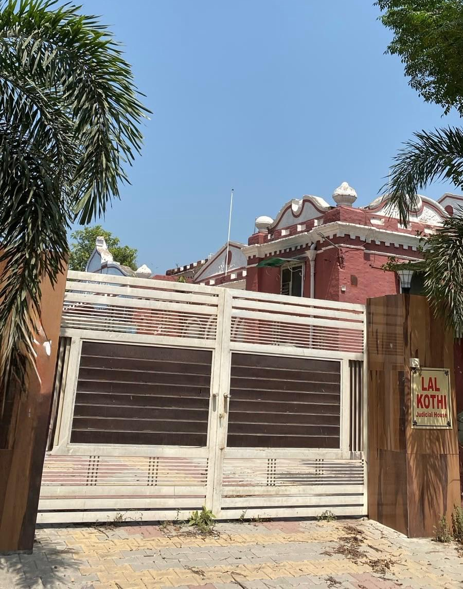 ਪੰਜਾਬ : ਜੱਜ ਵਾਲੀ ਕੋਠੀ ਵਿਚ ਹੋ ਗਿਆ ਵੱਡਾ ਕਾਂਡ, ਏ.ਸੀ., ਪੱਖੇ, ਮੋਟਰ, ਖਿੜਕੀਆਂ ਤੱਕ ਚੋਰੀ