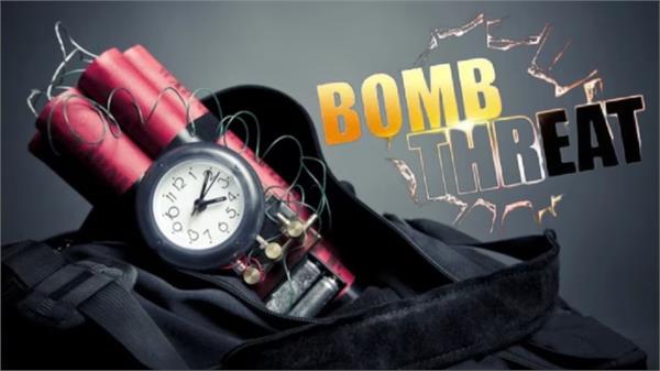 delhi three schools receive bomb threats
