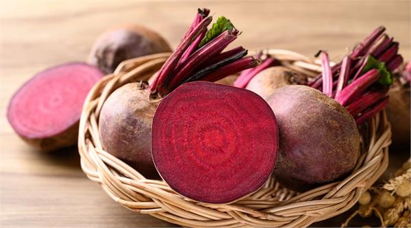 benefits of applying beetroot to the face
