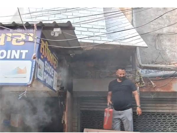 electric wires catch fire in crowded market in phagwara