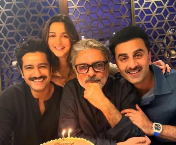 sanjay leela bhansali wraps up shooting for  love   war 