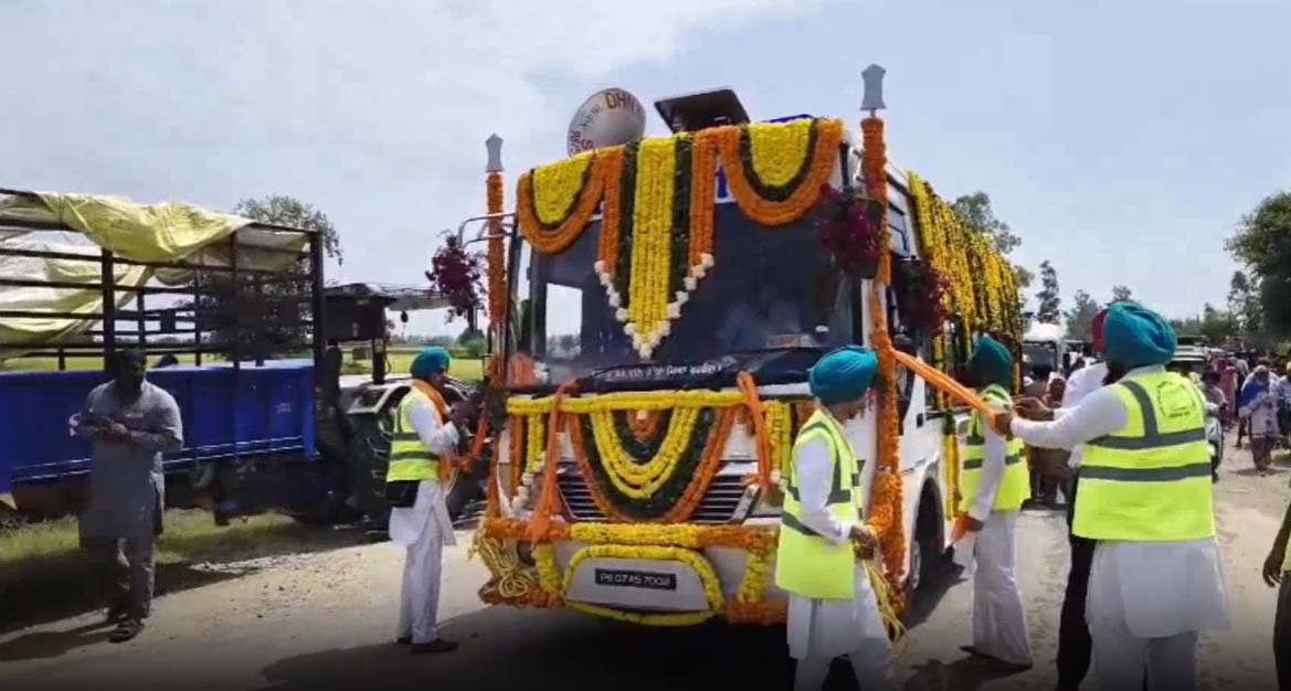ਬਾਬੇ ਨਾਨਕ ਦਾ ਵਿਆਹ: ਸੁਲਤਾਨਪੁਰ ਲੋਧੀ ਤੋਂ ਬਟਾਲਾ ਪਹੁੰਚਿਆ ਮਹਾਨ ਨਗਰ ਕੀਰਤਨ, ਸ਼ਹਿਰ ''ਚ ਲੱਗੀਆਂ ਰੌਣਕਾਂ