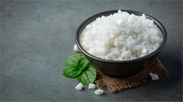 camphor is a boon for the face 
