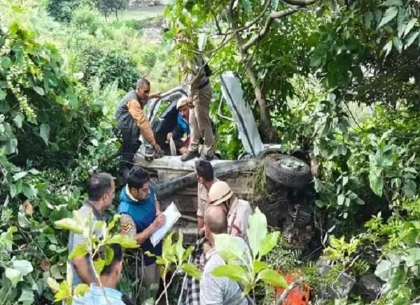 himachal pradesh  car  people  injured