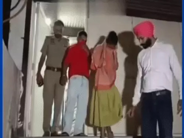 ਪੰਜਾਬ ਦੇ ਇਸ ਹੋਟਲ 'ਚ ਪੁਲਸ ਦੀ ਰੇਡ! ਕੁੜੀਆਂ ਗ੍ਰਿਫ਼ਤਾਰ, ਇਤਰਾਜ਼ਯੋਗ ਸਾਮਾਨ ਵੀ ਕੀਤਾ ਬਰਾਮਦ