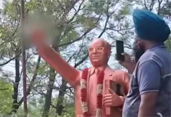 b r  ambedkar  statue
