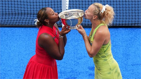 townsend and siniakova won the us open women  s doubles title