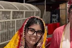 anupriya nagar  producer of the film   hanuman ansh    visits shri kainchi dham