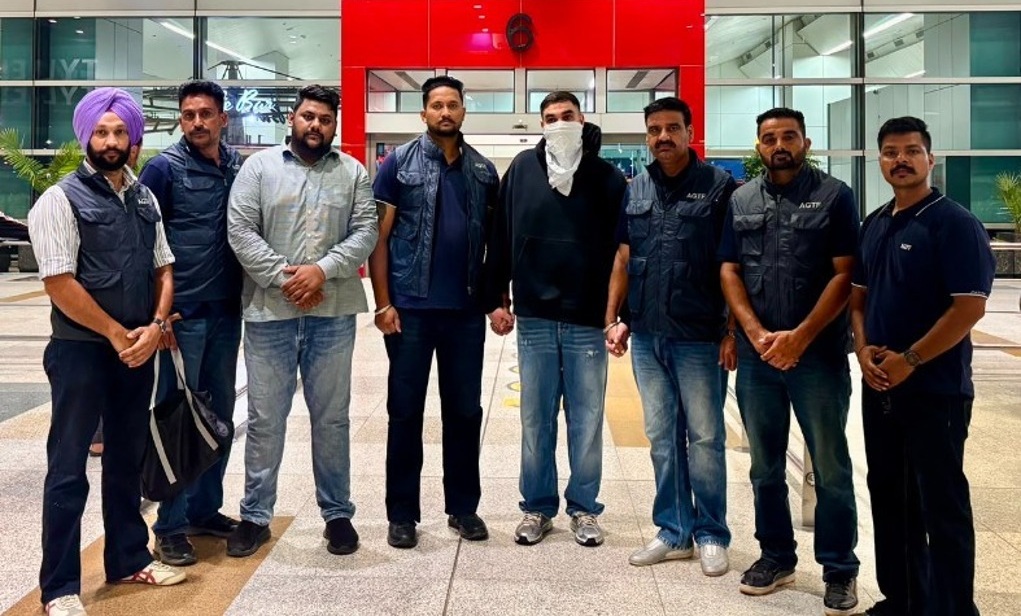 ਵੱਡੀ ਖ਼ਬਰ: ਕੈਨੇਡਾ ਤੋਂ DEPORT ਹੋਇਆ ਲਾਰੈਂਸ ਬਿਸ਼ਨੋਈ ਦਾ ਸਾਥੀ! ਪੰਜਾਬ ਪੁਲਸ ਨੇ ਕੀਤਾ ਗ੍ਰਿਫ਼ਤਾਰ