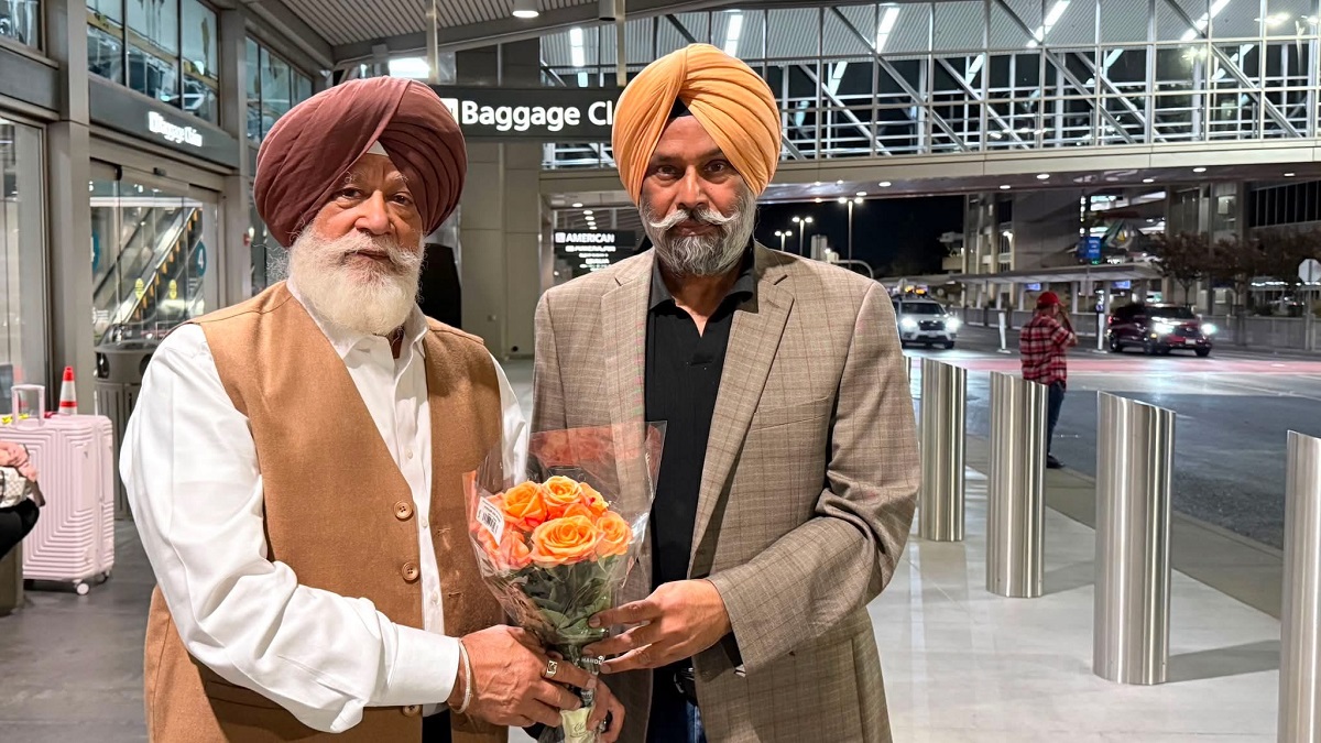 ਸਮਾਜ ਸੇਵੀ ਡਾ. ਐੱਸ.ਪੀ. ਸਿੰਘ ਓਬਰਾਏ ਦਾ ਕੈਲੀਫੋਰਨੀਆ ਟਰੱਸਟ ਦੇ ਪ੍ਰਧਾਨ ਰੰਧਾਵਾ ਵੱਲੋਂ ਸਨਮਾਨ