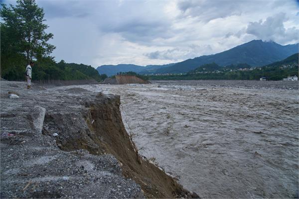 flood survivor in nepal