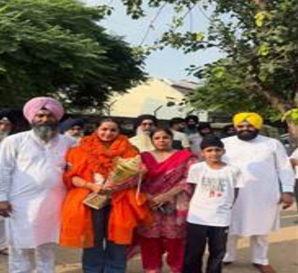 ਪੰਜਾਬ ਦੀ ਧੀ ਨੇ ਨੈਸ਼ਨਲ ਪੱਧਰ ''ਤੇ ਨਿਸ਼ਾਨੇਬਾਜ਼ੀ ''ਚ ਜਿੱਤਿਆ ਗੋਲਡ, ਢੋਲ-ਧਮੱਕੇ ਨਾਲ ਹੋਇਆ ਸਵਾਗਤ