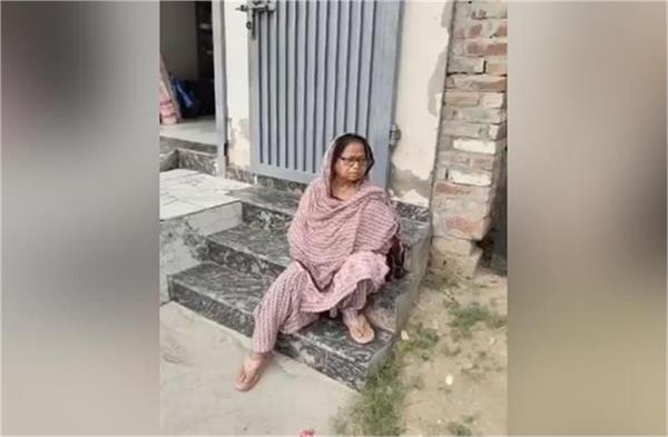 snatching in jalandhar west constituency  people of the area in panic