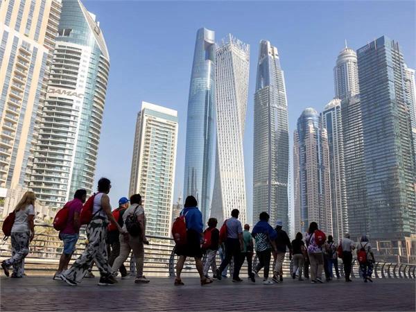 foreign tourists in dubai