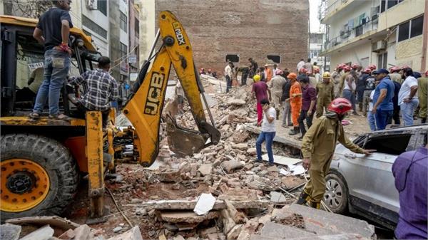 delhi accident home minister shah stops event