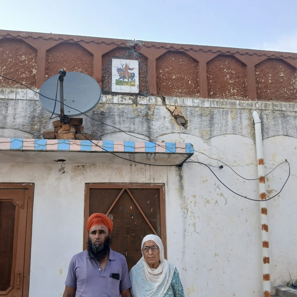 ਆਸਮਾਨੀ ਬਿਜਲੀ ਡਿੱਗਣ ਕਾਰਨ ਲੱਖਾਂ ਰੁਪਏ ਦਾ ਸਾਮਾਨ ਨੁਕਸਾਨਿਆ ਗਿਆ