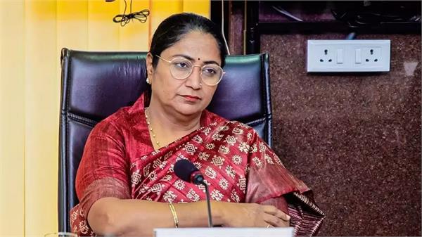 cm rekha gupta unveiled the   finisher medal  