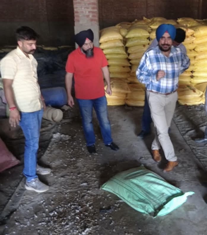 ਖਾਦਾਂ ਦੇ ਨਿਰਧਾਰਤ ਰੇਟ ਤੋਂ ਵੱਧ ਵਸੂਲੀ ਕਰਨ ਵਾਲਿਆਂ ਨੂੰ ਮੁੱਖ ਖੇਤੀਬਾੜੀ ਅਫ਼ਸਰ ਦੀ ਸਖ਼ਤ ਤਾੜਨਾ, ਦਿੱਤੀ ਚਿਤਾਵਨੀ