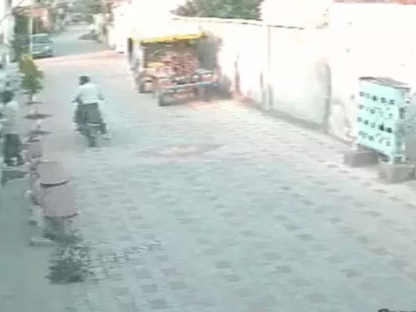 amritsar  robbers snatch gold earrings from female sarpanch  s ears
