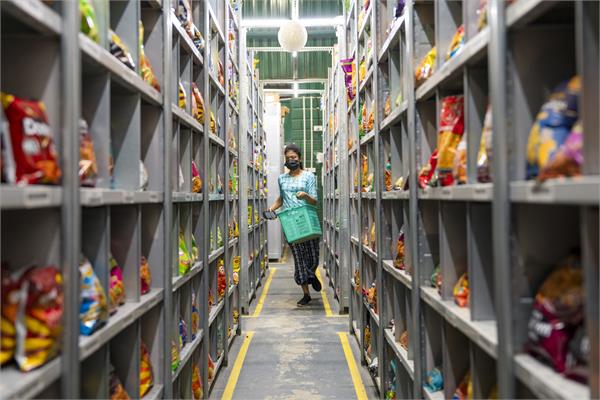 raids on dark stores of swiggy  instamart and amazon  food and medicines seized
