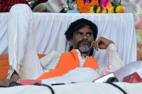 maratha reservation protestors refuse water  treatment on 8th day of strike