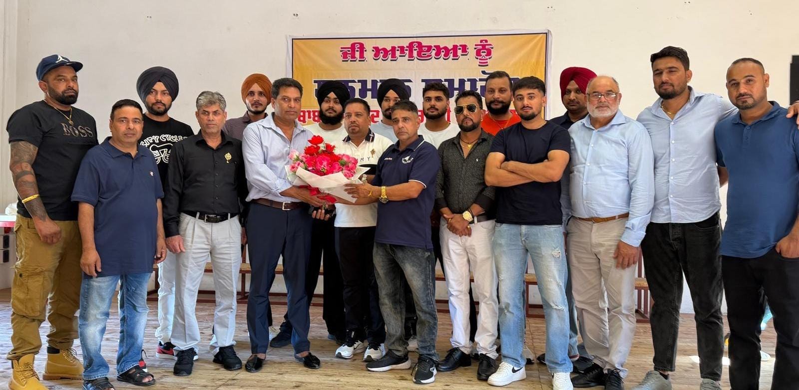 ਬਾਬਾ ਰਾਮ ਚੰਦ ਯਾਦਗਾਰੀ ਟਰੱਸਟ ਯੂਰਪ ਵੱਲੋਂ ਗਾਇਕ ਰਾਜ ਦਦਰਾਲ ਵਿਸ਼ੇਸ਼ ਵਿਸ਼ੇਸ਼ ਸਨਮਾਨਿਤ