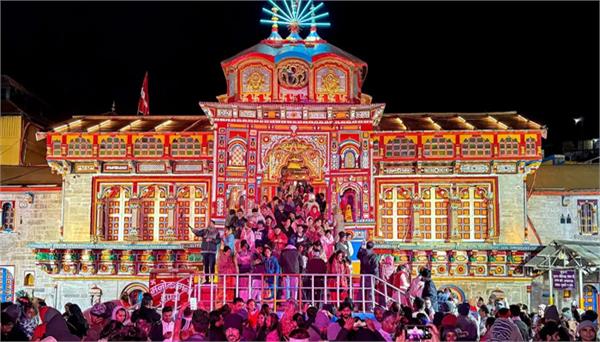 surge of pilgrims at badrinath dham