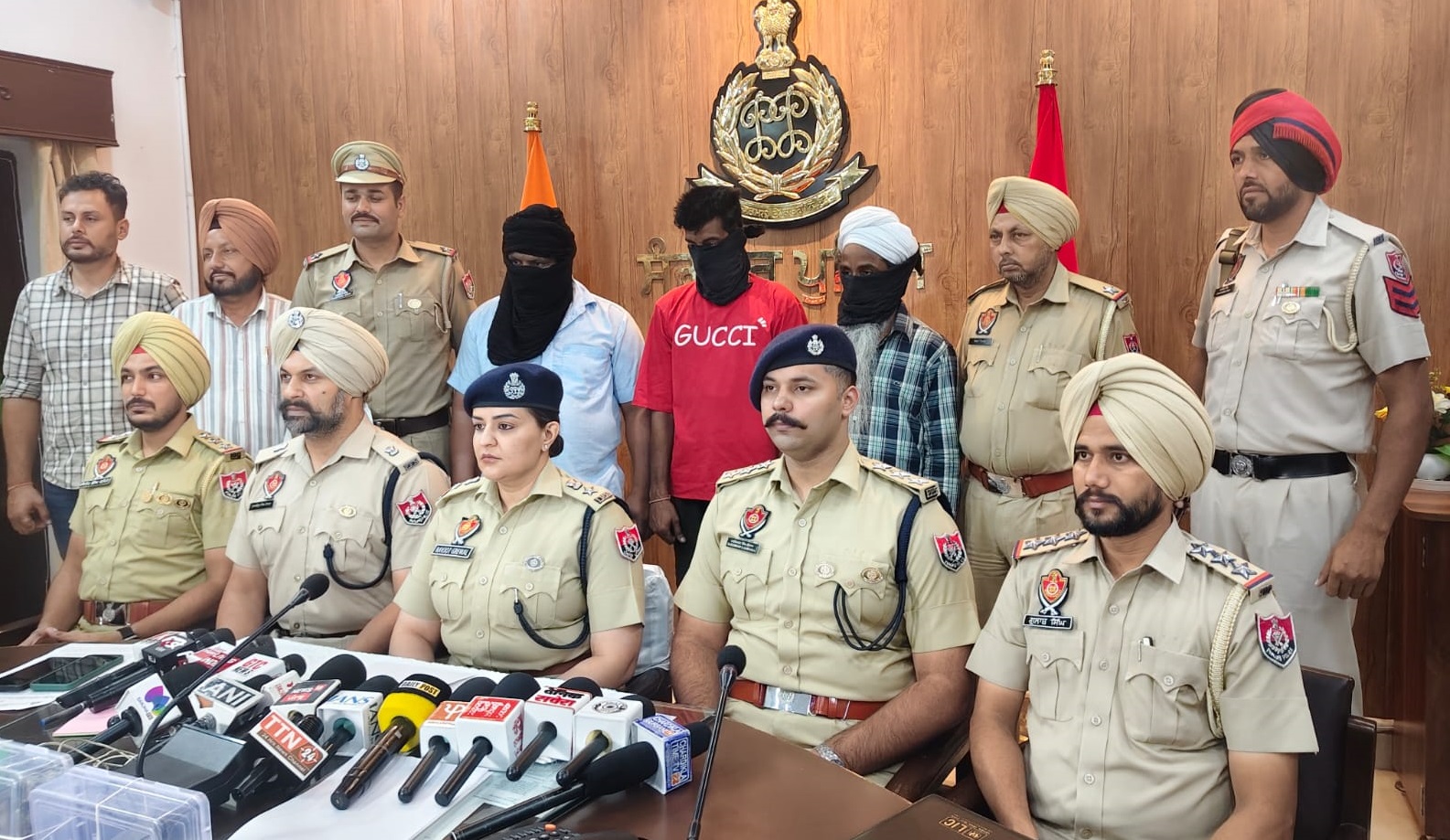 ਬਡਰੁੱਖਾਂ ਗੁਰੂ ਵਿਖੇ ਹੋਈ ਲੁੱਟ-ਖੋਹ ਦੀ ਗੁੱਥੀ ਸੁਲਝੀ! 3 ਮੁਲਜ਼ਮ ਗ੍ਰਿਫ਼ਤਾਰ