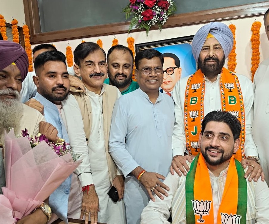 ਸ਼ੀਤਲ ਅੰਗੂਰਾਲ ਨੇ ਸੰਭਾਲਿਆ ਭਾਜਪਾ ਐੱਸ.ਸੀ. ਮੋਰਚਾ ਦੇ ਸੂਬਾ ਪ੍ਰਧਾਨ ਦਾ ਅਹੁਦਾ, ਕੇਵਲ ਢਿੱਲੋਂ ਨੇ ਦਿੱਤੀ ਵਧਾਈ