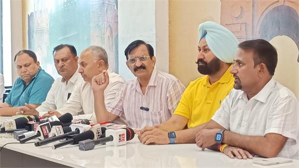 8hour power cut despite 117 coal reserves anil sarin
