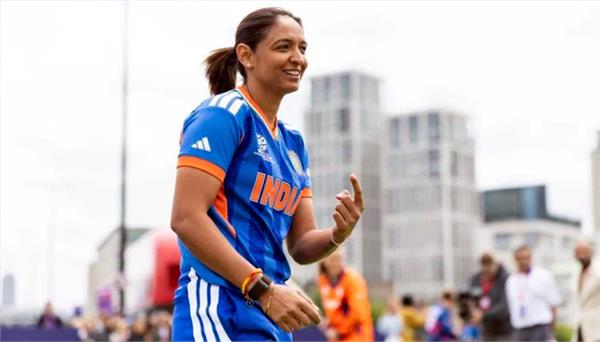 harmanpreet kaur creates history