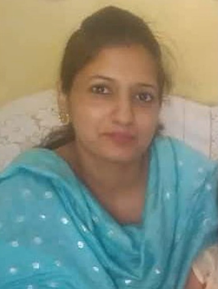 ਸਾਬਕਾ ਸੈਨਿਕ ਦੀ ਪਤਨੀ ਦੀ ਸ਼ੱਕੀ ਹਾਲਾਤਾਂ ''ਚ ਹੋਈ ਮੌਤ, ਪਰਿਵਾਰ ਨੇ ਪਤੀ ਖ਼ਿਲਾਫ਼ ਕਤਲ ਕੇਸ ਦਰਜ ਕਰਨ ਦੀ ਕੀਤੀ ਮੰਗ